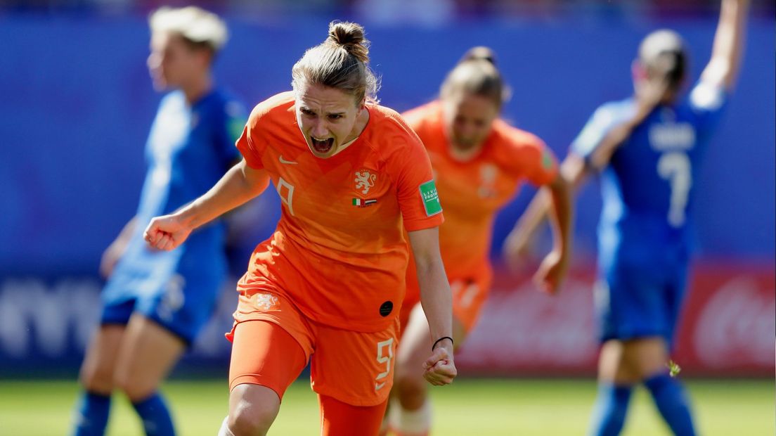 Vivianne Miedema maakte de eerste goal namens Oranje.
