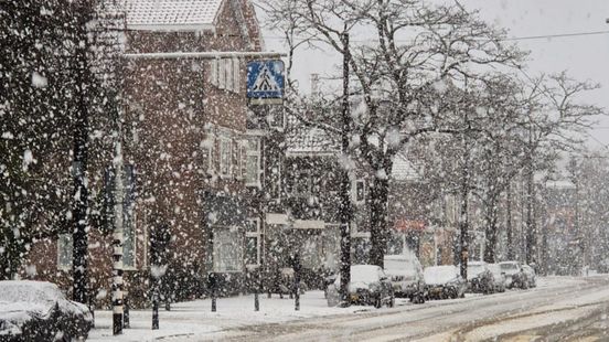 LIVE: Minder HSL-treinen vanuit Rotterdam | Opnieuw ongelukken door gladheid. LIVE: Minder HSL-treinen vanuit Rotterdam | Opnieuw ongelukken door gladheid.