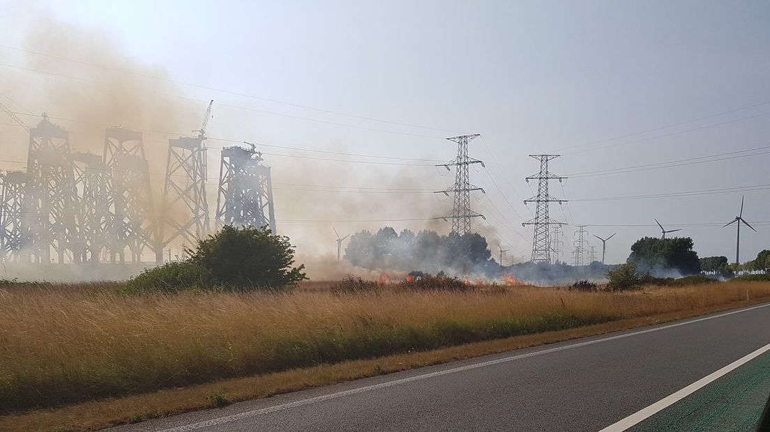 Berm in de brand gevlogen bij Nieuwdorp