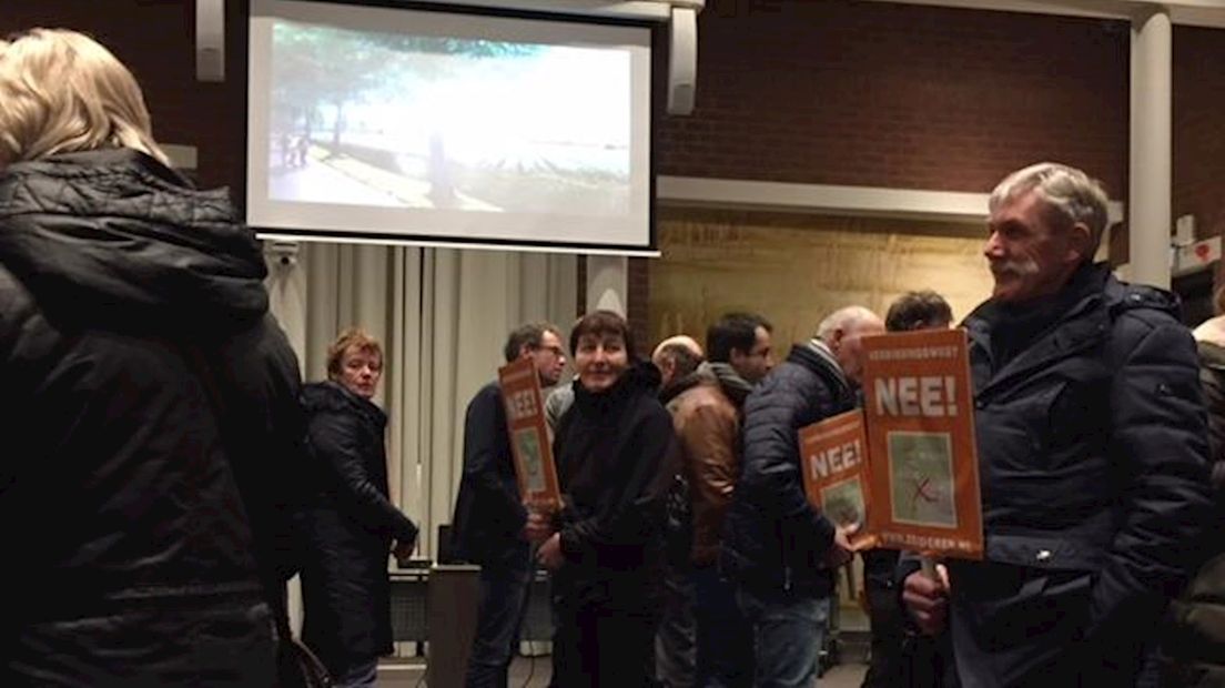 Protest tegen verbindingsweg Zenderen