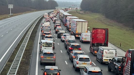 112 Nieuws: N746 tijdelijk dicht wegens ongeval | File op A1 door politieactie Nieuws