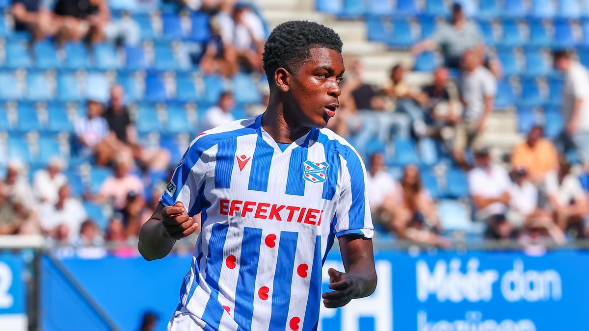 sc Heerenveen verlengt contract van aanvaller Kirayno Schaken