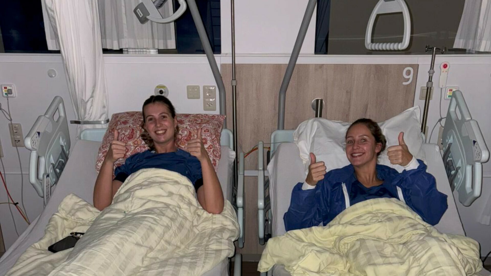 Verpleegkundigen en artsen nachtje in ziekenhuisbed om op tijd te kunnen beginnen