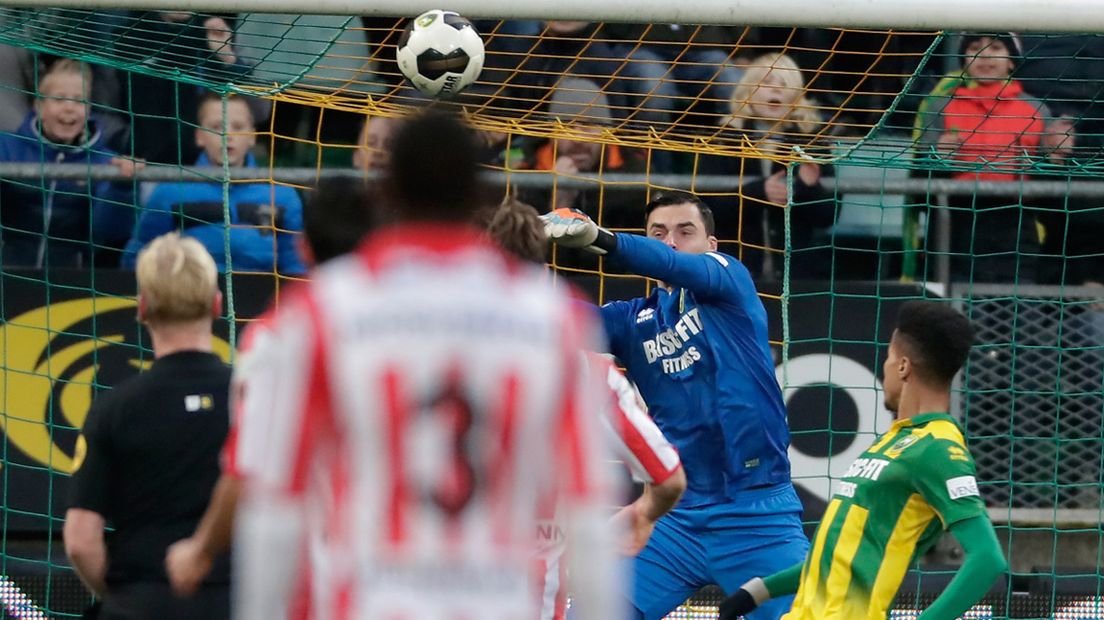 Ernestas Setkus met een belangrijke redding 