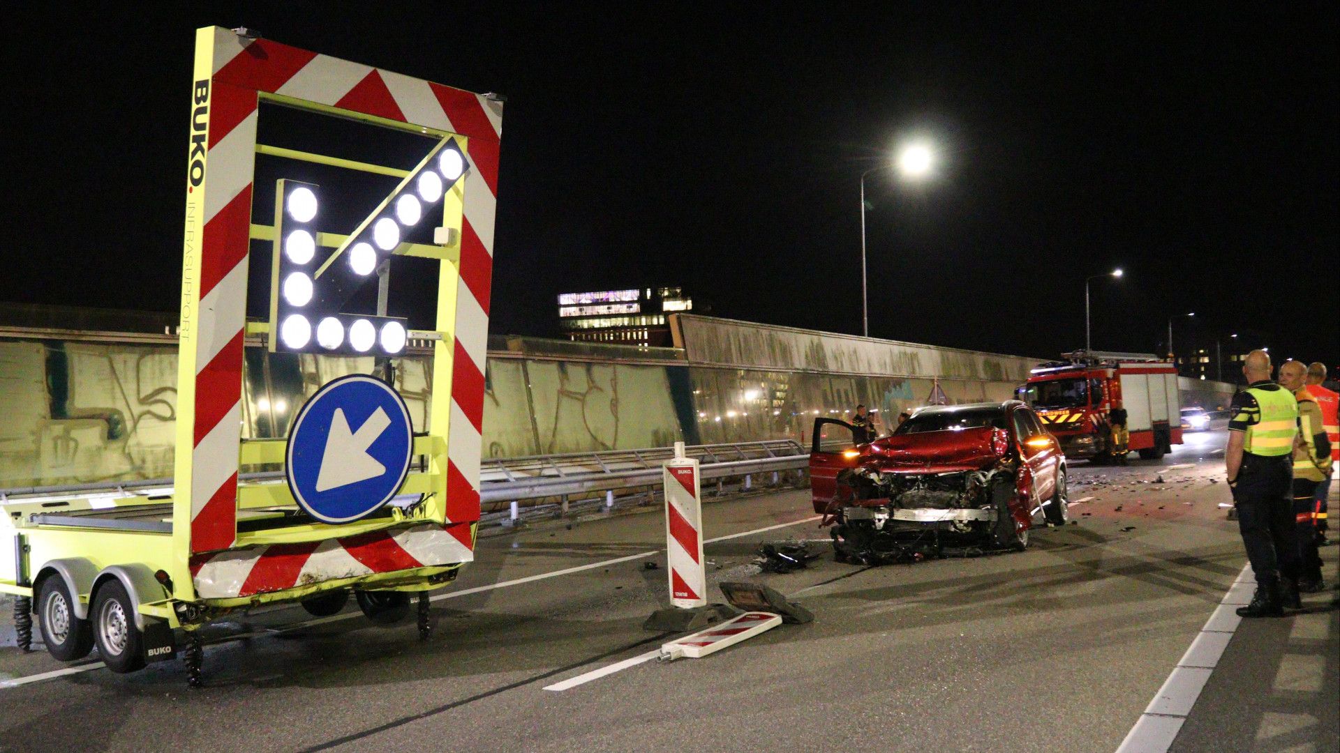 112-nieuws: Ravage Op A12: Automobilist Knalt Op Pijlwagen - Flinke ...