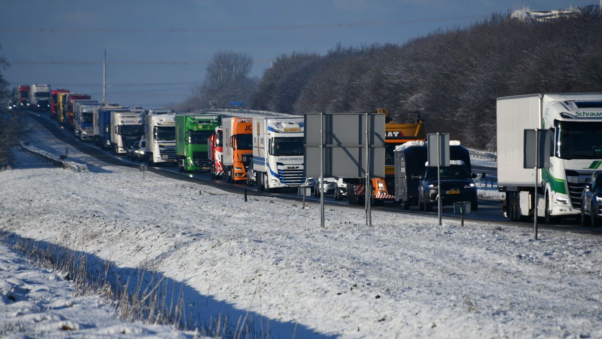 A58 afgesloten richting Zeeland, maar ook mooie plaatjes door de sneeuw