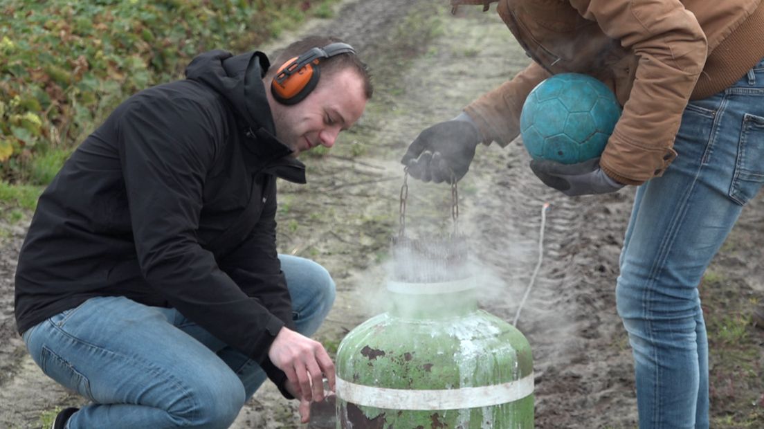 Carbid schieten in Noordwijkerhout