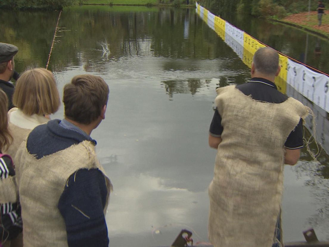 EK 'steentje keilen' in Vlaardingen