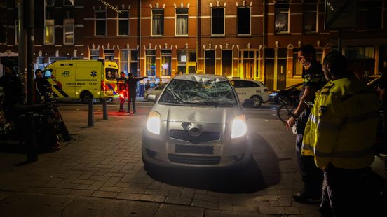 Fietser gewond door botsing met auto. Fietser gewond door botsing met auto.