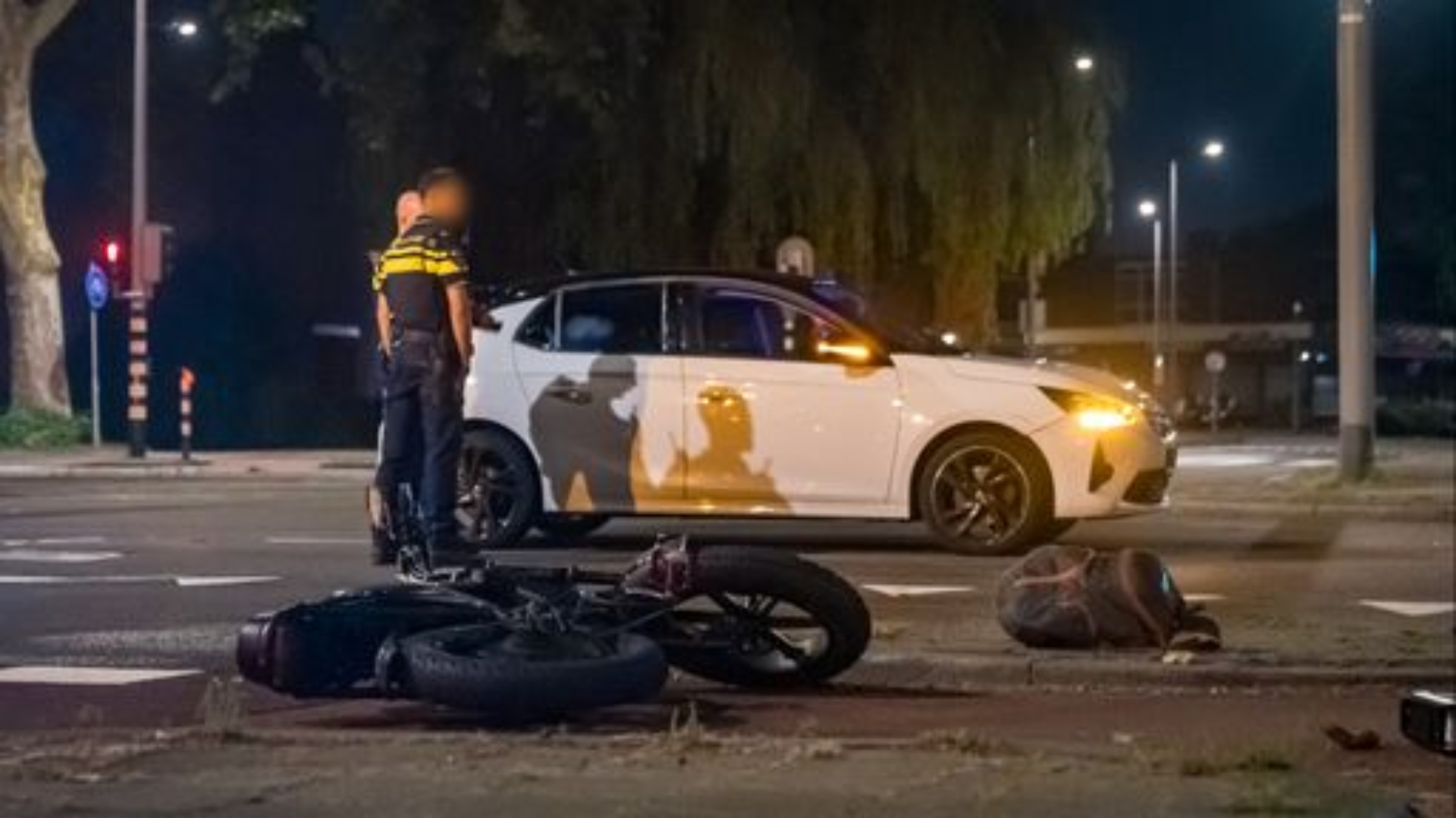 Fatbike ligt op straat na botsing