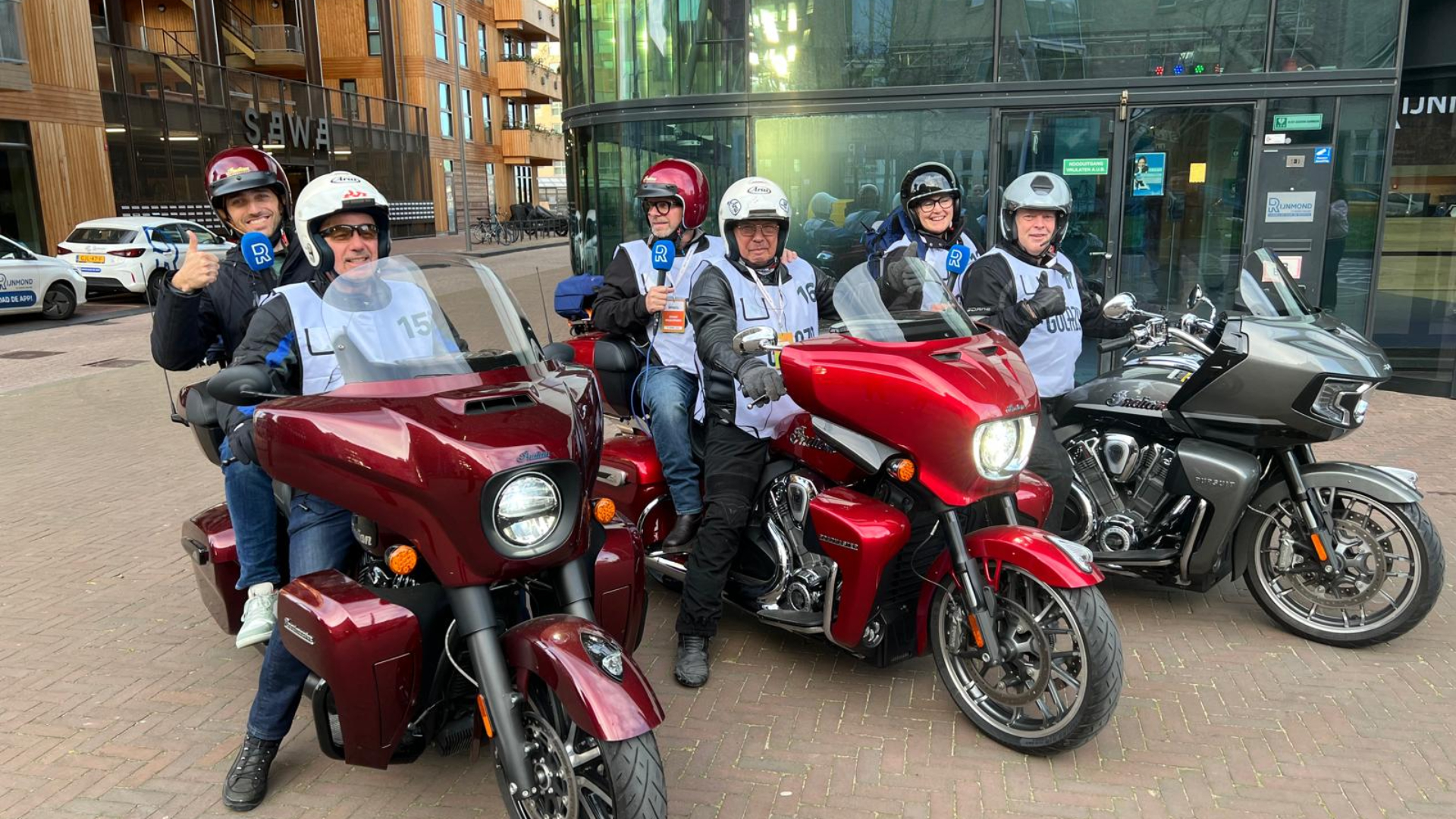 De verslaggevers van Rijnmond zijn onderweg.