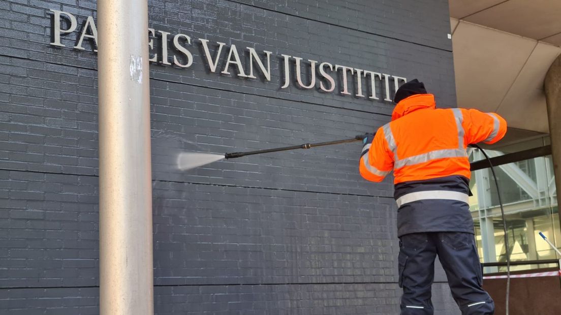 Paleis van Justitie wordt schoongemaakt