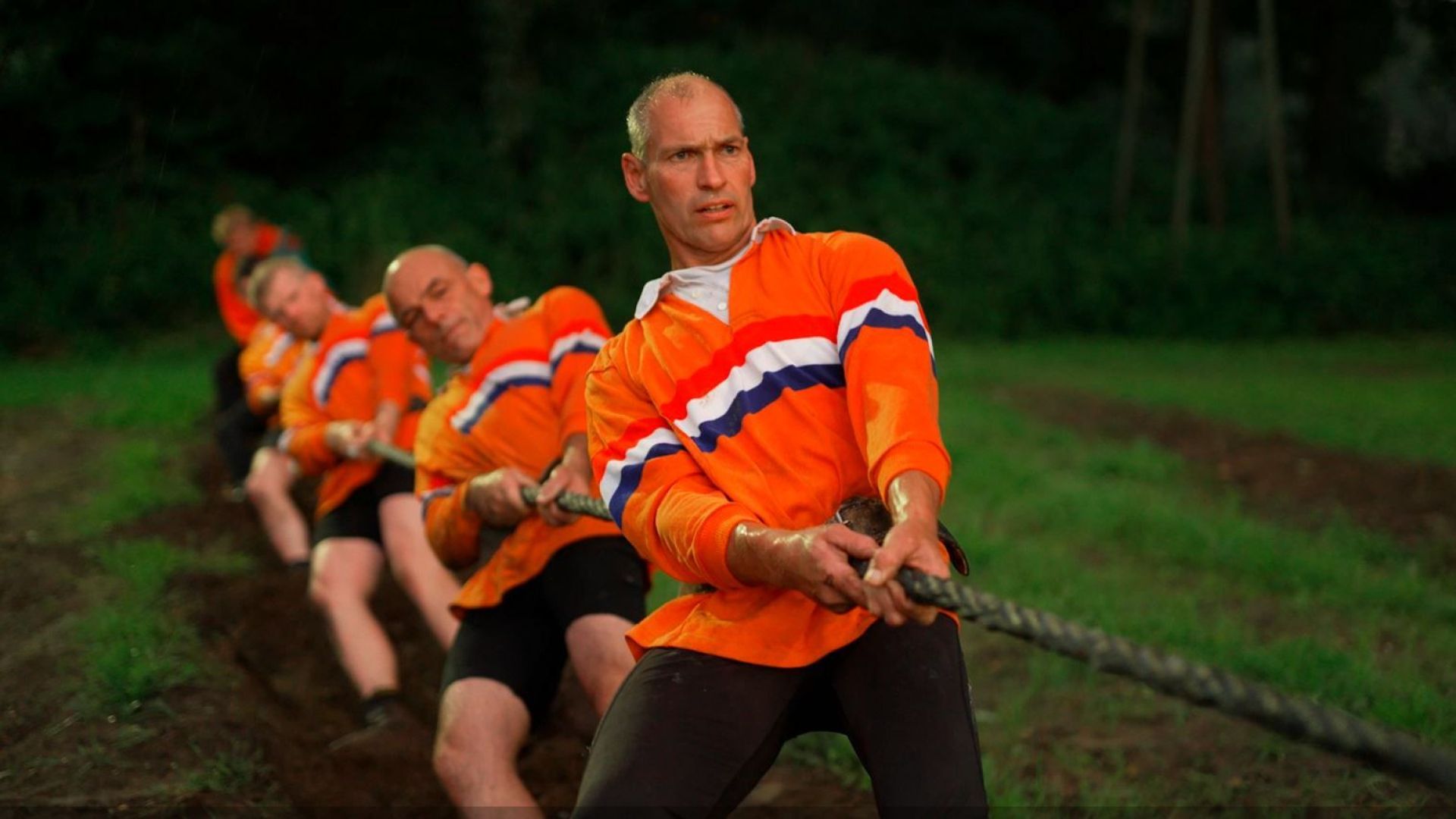 Het Nederlandse team aan het touw
