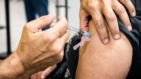Nieuwe coronaprik: 'Het virus is zeker niet verdwenen'