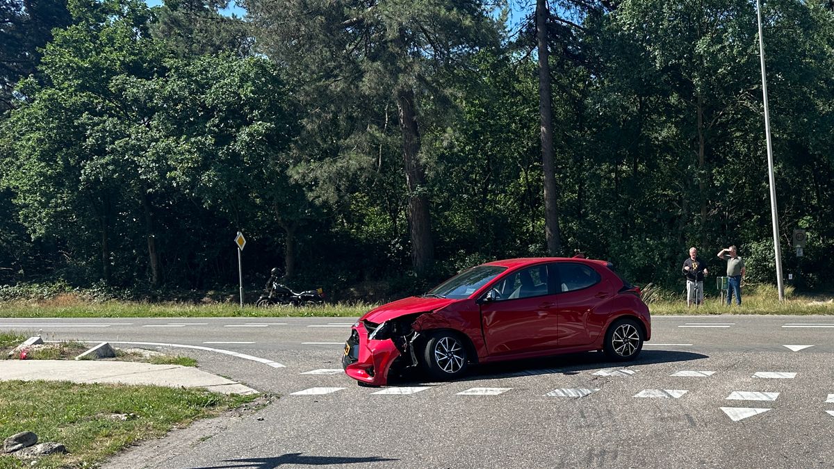 Motorrijder en automobilist gewond bij ongeluk in Ysselsteyn
