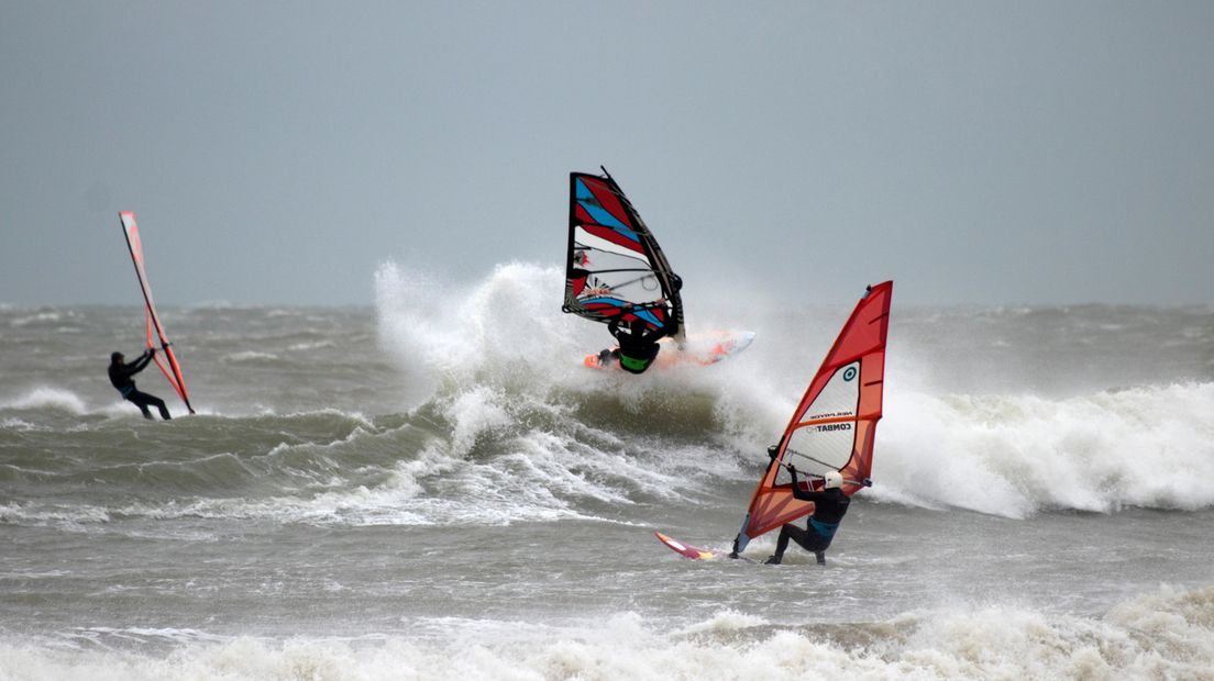 Het water op tijdens storm Ciara