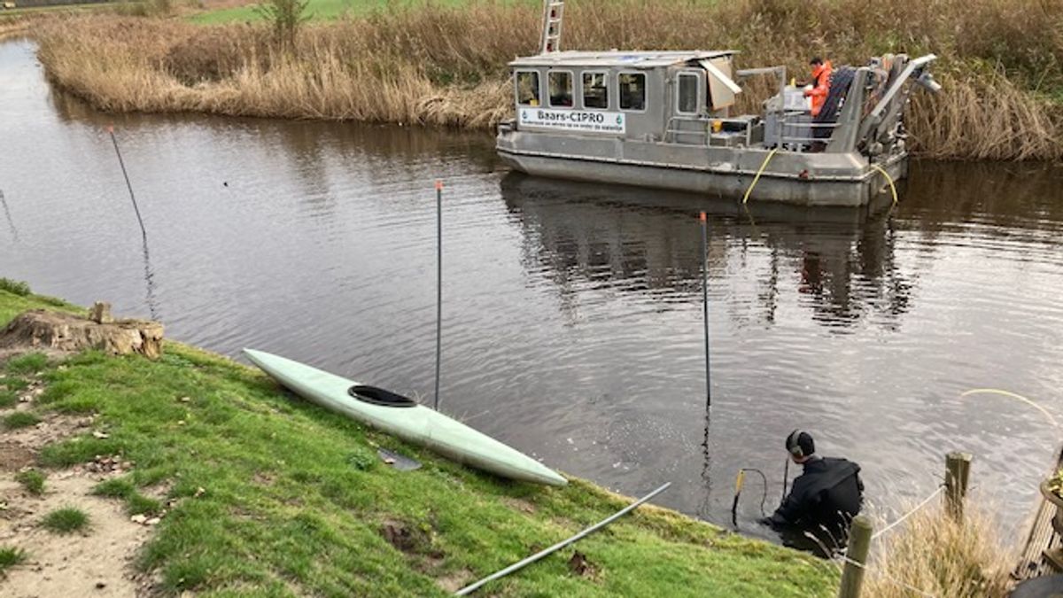 Duikers op zoek naar explosieven in kanaal bij Cadzand