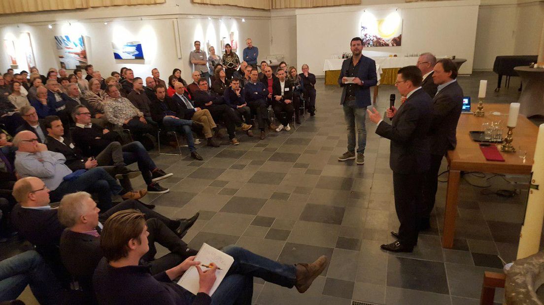 Woensdagavond was een bijeenkomst over de toekomst van het centrum in Emmen (Rechten: Steven Stegen / RTV Drenthe)