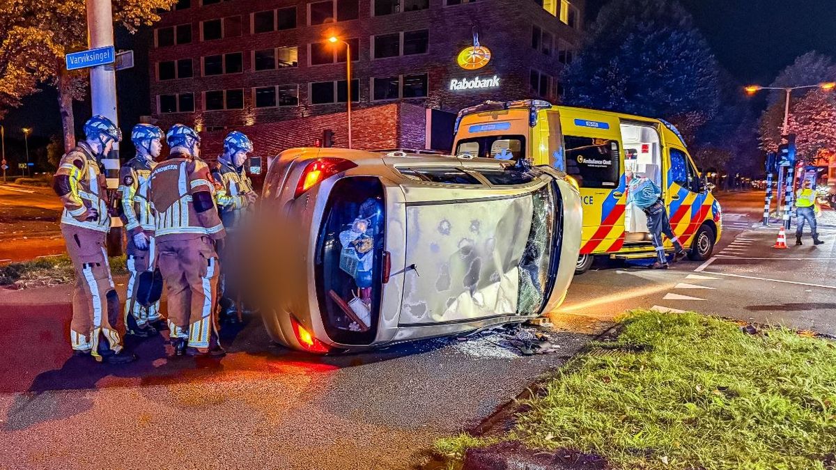 112 Nieuws: Gewonde bij steekincident in Deventer | Ravage bij botsing in Enschede