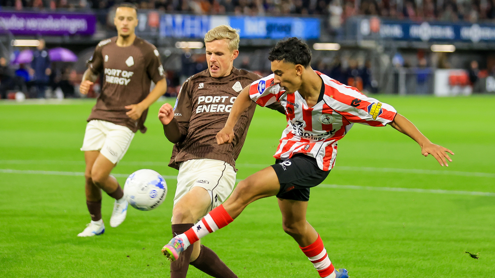 Ayoub Oufkir krijgt een kans in het duel met Telstar.