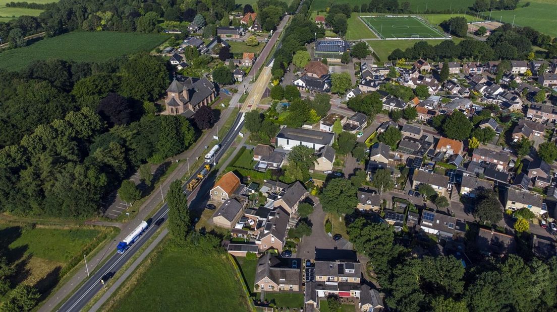 De N35 loopt dwars door Mariënheem