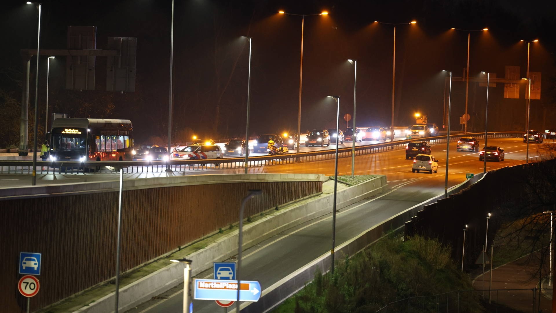 112-nieuws donderdag 4 december: Ongeluk op Ring West in Stad • Autobrand in Winschoten.