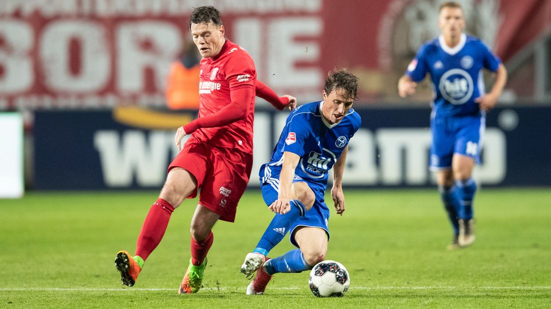 Tom Boere (links) scoorde tegen Almere City zijn zevende treffer van dit seizoen