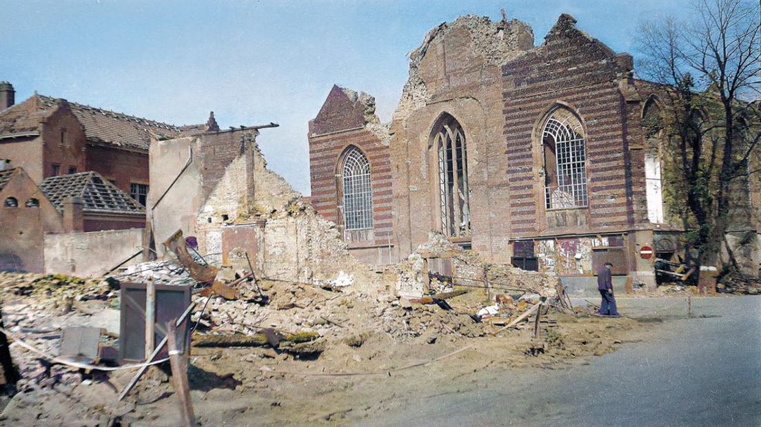Bombardement Catharinakerk Doetinchem - Collectie Massink - Ecal, inkleuring Oasem