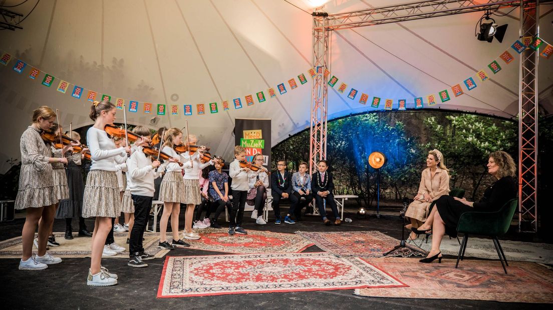 Kinderen in Soest treden op voor koningin Máxima voor de campagne '50 dagen muziek'