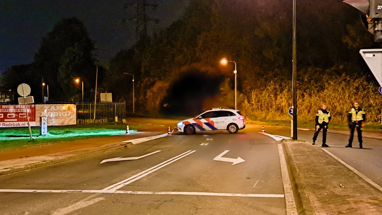 Ongeluk in Enschede waarbij zoutzuur is vrijgekomen. Politie heeft de omgeving afgezet