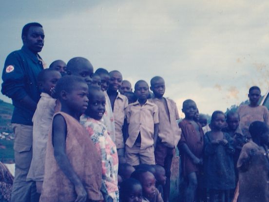 Félicien vertelt over genocide in Rwanda: 'Mensen die daar de macht hebben, zijn niet blij als je iets zegt'