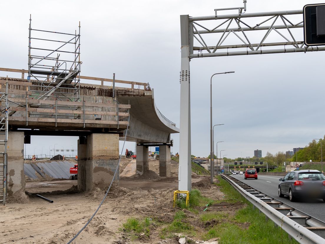 De nieuwe oprit van de A16 die ter hoogte van Rotterdam Prins Alexander wordt gelegd