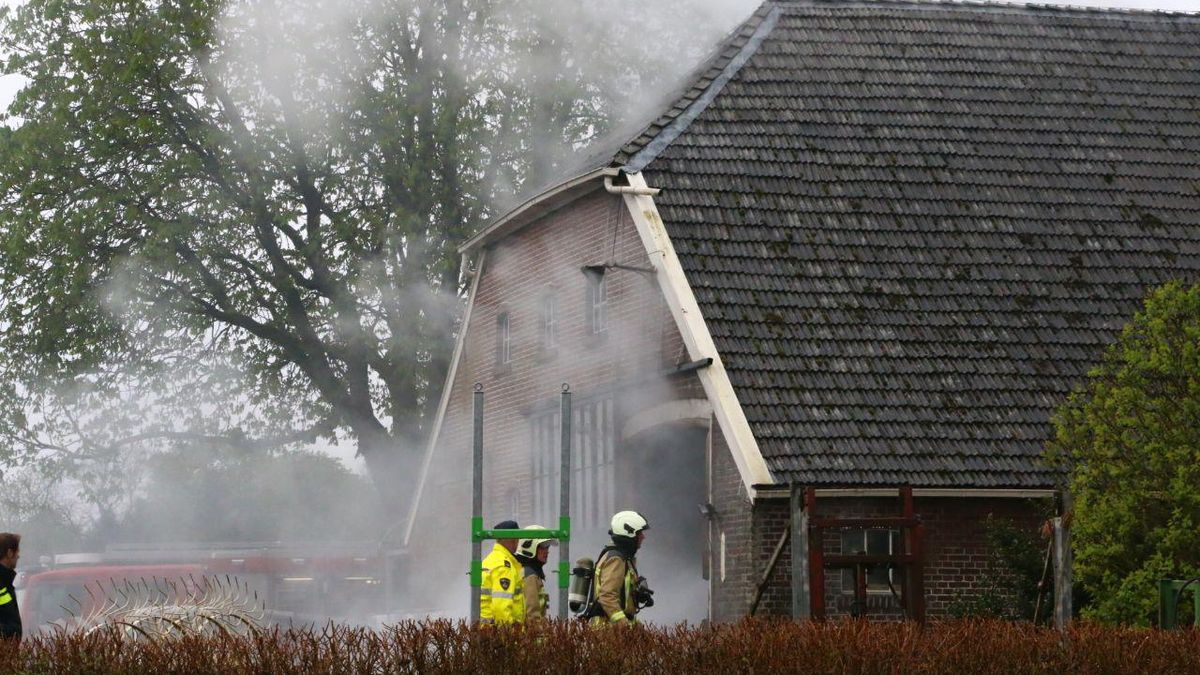 Tractor door brand verwoest in Odoornerveen