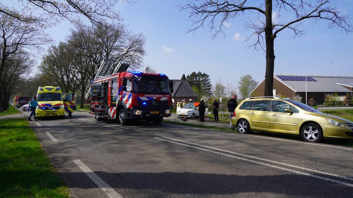 Botsingen bij Nieuw-Schoonebeek en Wachtum: N863 en N854 dicht