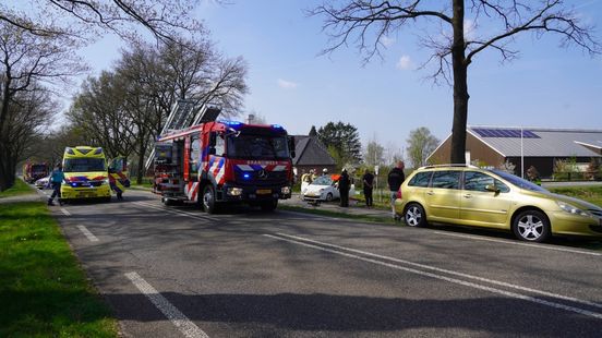 Botsingen bij Nieuw-Schoonebeek en Wachtum: N863 en N854 dicht. Botsingen bij Nieuw-Schoonebeek en Wachtum: N863 en N854 dicht.