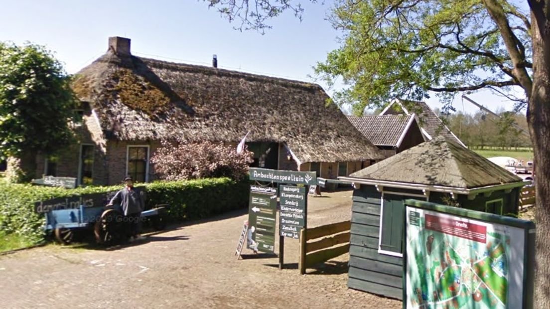 Rein en Aaltje de Vries mogen in 2016 nog met hun paardentram door Orvelte rijden
(Rechten: Google Streetview)