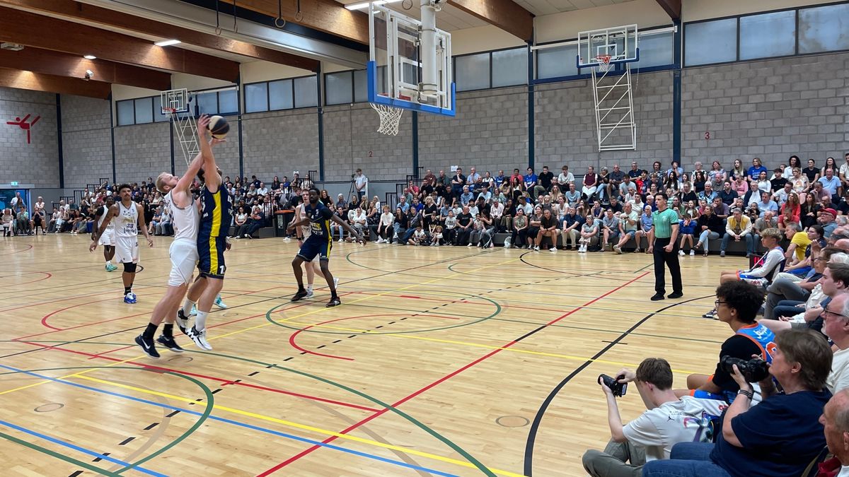 Hoge score, veel passie en 'magisch moment' bij oefenwedstrijd van Donar in Wildervank