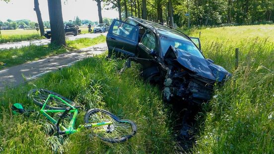 112 nieuws: Bestuurder raakt gewond bij zware aanrijding in Lonneker | Zestien aanhoudingen na rellen in centrum Deventer. 112 nieuws: Bestuurder raakt gewond bij zware aanrijding in Lonneker | Zestien aanhoudingen na rellen in centrum Deventer.