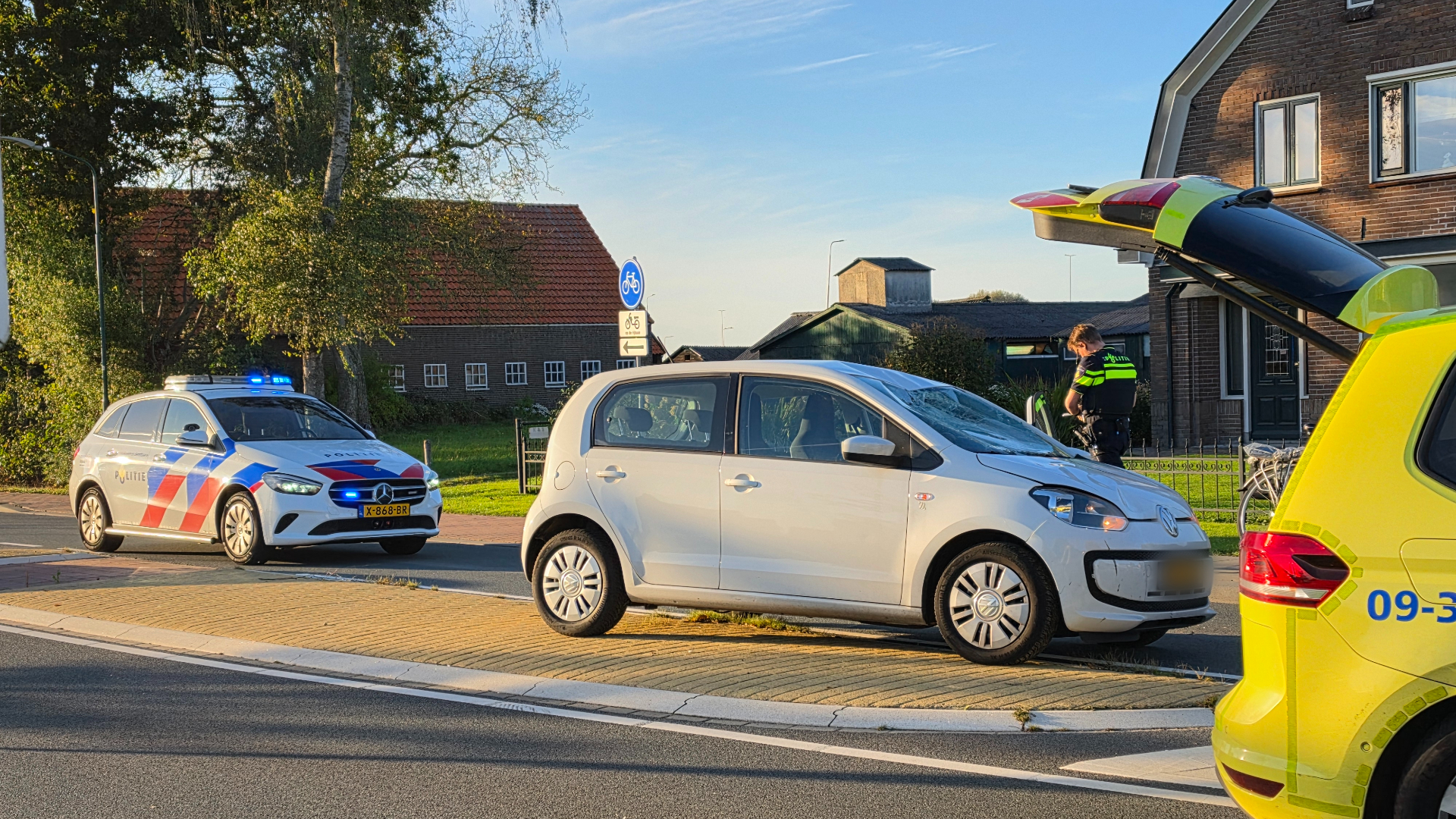 Fietser gewond na botsing met auto Veenendaal
