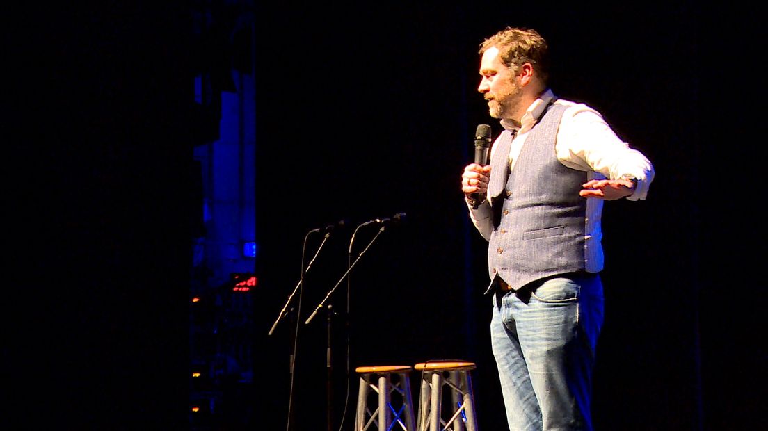 Klaas Dijkhoff op het podium in het Scheldetheater in Terneuzen