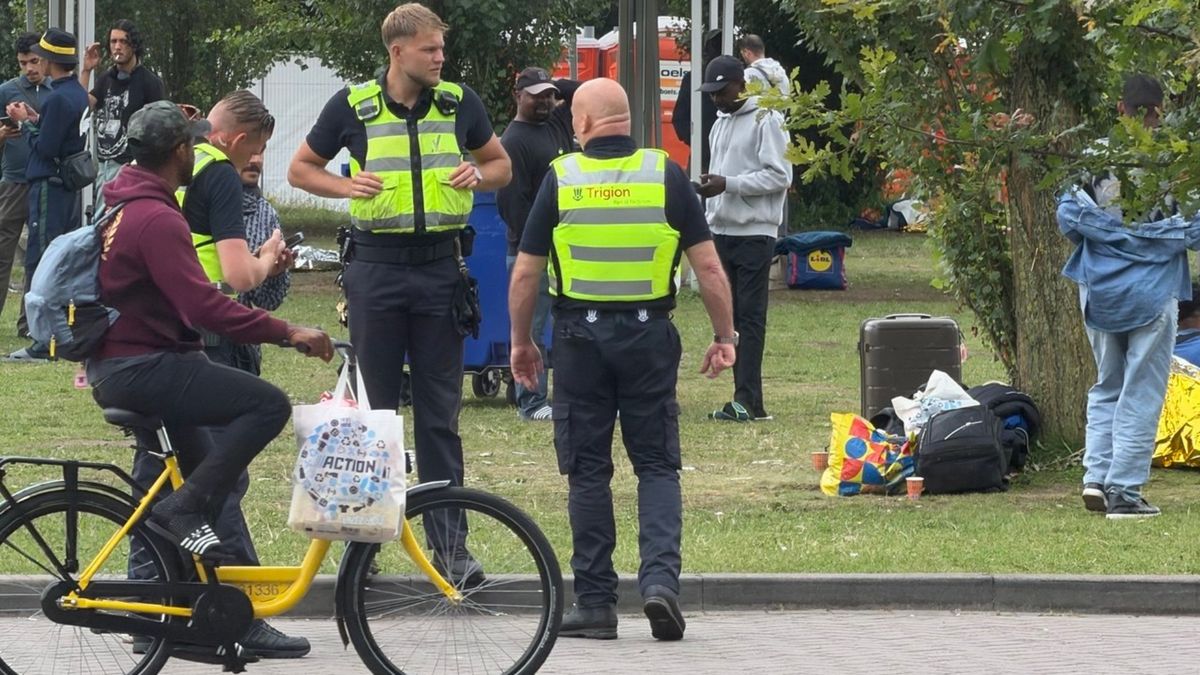Nieuwe maatregelen Ter Apel: niet meer buiten wachten, meer camera's en preventief fouilleren