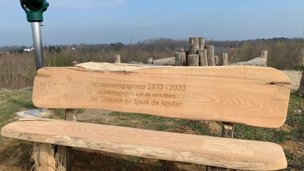 Plaquette op bankje vraagt aandacht voor zelfmoordpreventie