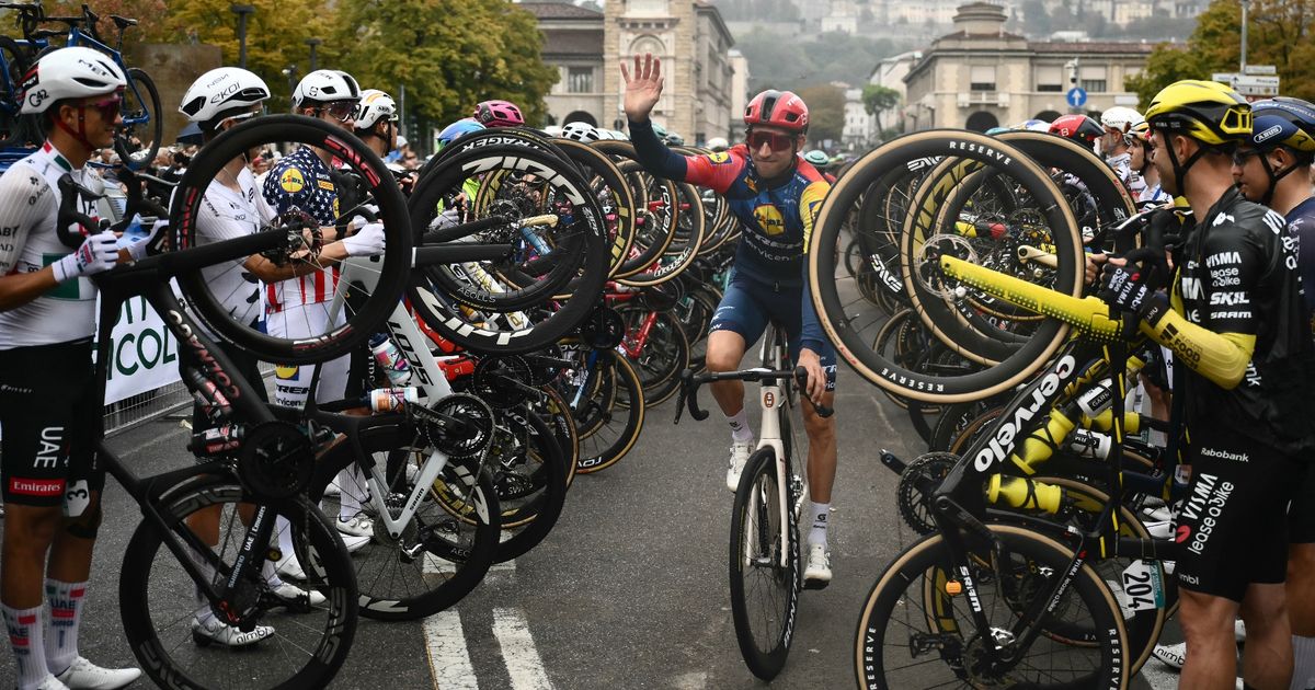Bauke Mollema Retires After 19 Years: The End of an Era for Dutch Cycling