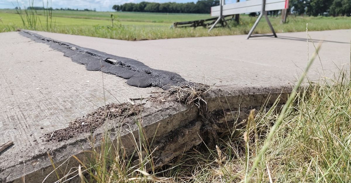 Gefaar op it fytspaad: hjitte hellet betonplaten tusken Wikel en Sleat ...