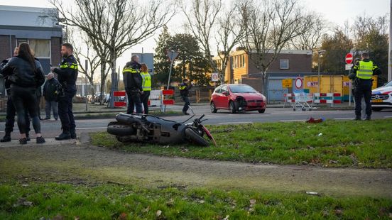 Scholier gewond na aanrijding in Deventer. Scholier gewond na aanrijding in Deventer.