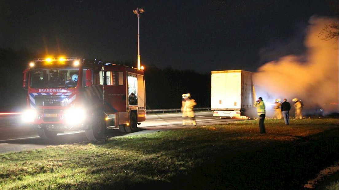 Vrachtwagen in brand op de A1