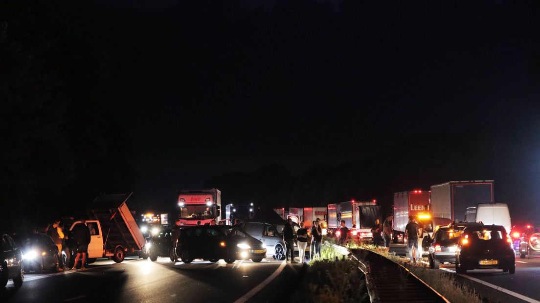 Sympathisanten blokkeren de A37 bij Klazienaveen