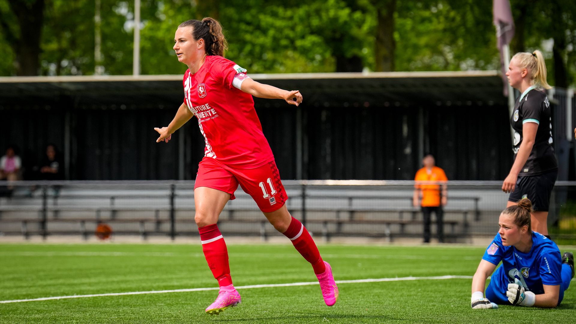 FC Twente Vrouwen Heeft Geen Kind Aan Fortuna Sittard In Eerste Halve ...