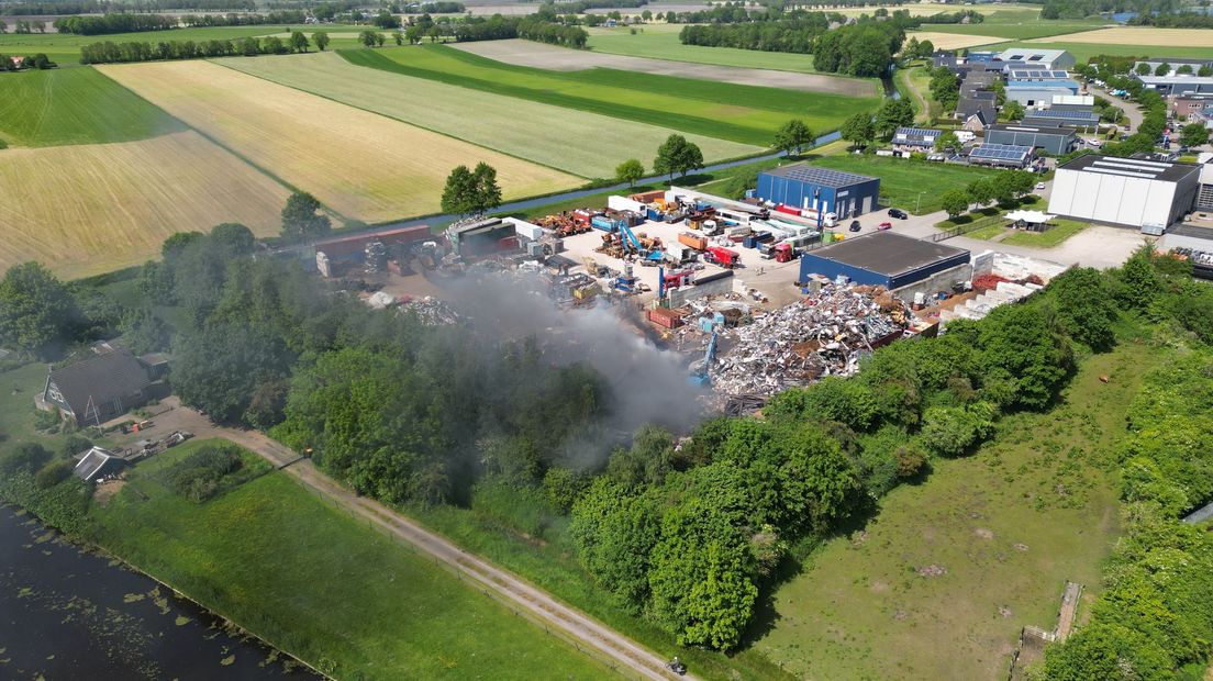 De brand vanuit de lucht