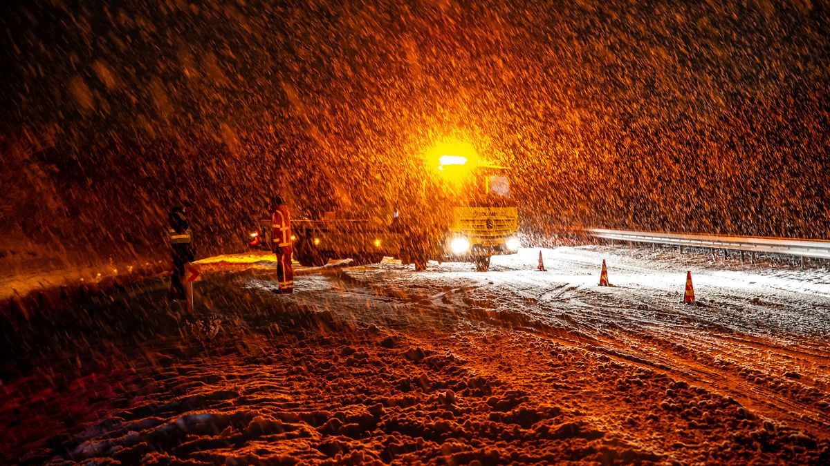 Auto vliegt uit de bocht bij Donkerbroek